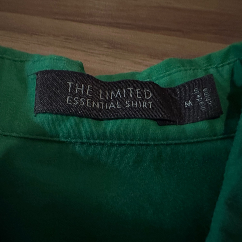 Like new! Button up (button down) Green shirt! Size M. The Limited - Picture 9 of 11